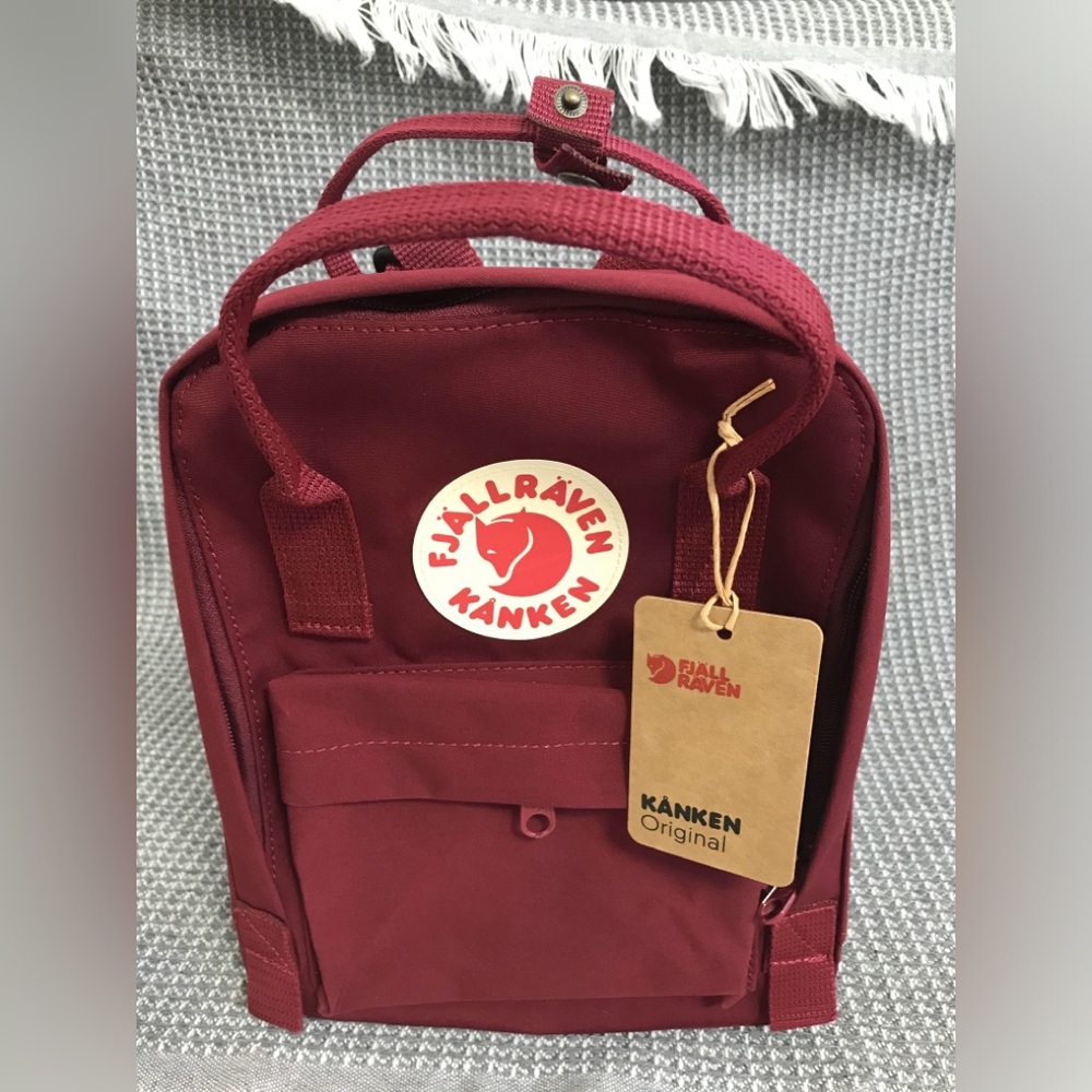 Fjallraven Kanken Backpack in Burgundy